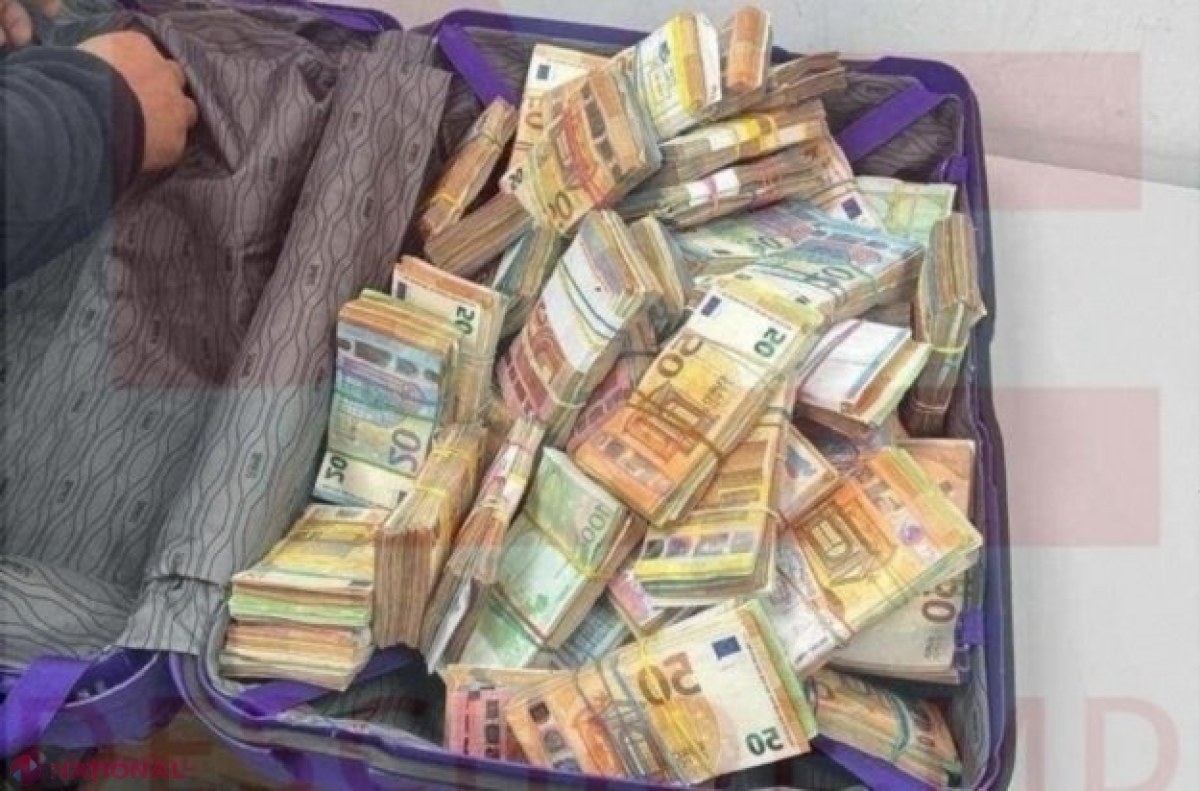 Bani nedeclarați la vamă: Aproape 900 de mii de euro, peste jumătate de milion de dolari și zeci de mii de grivne, ridicate de vameși de la începutul anului