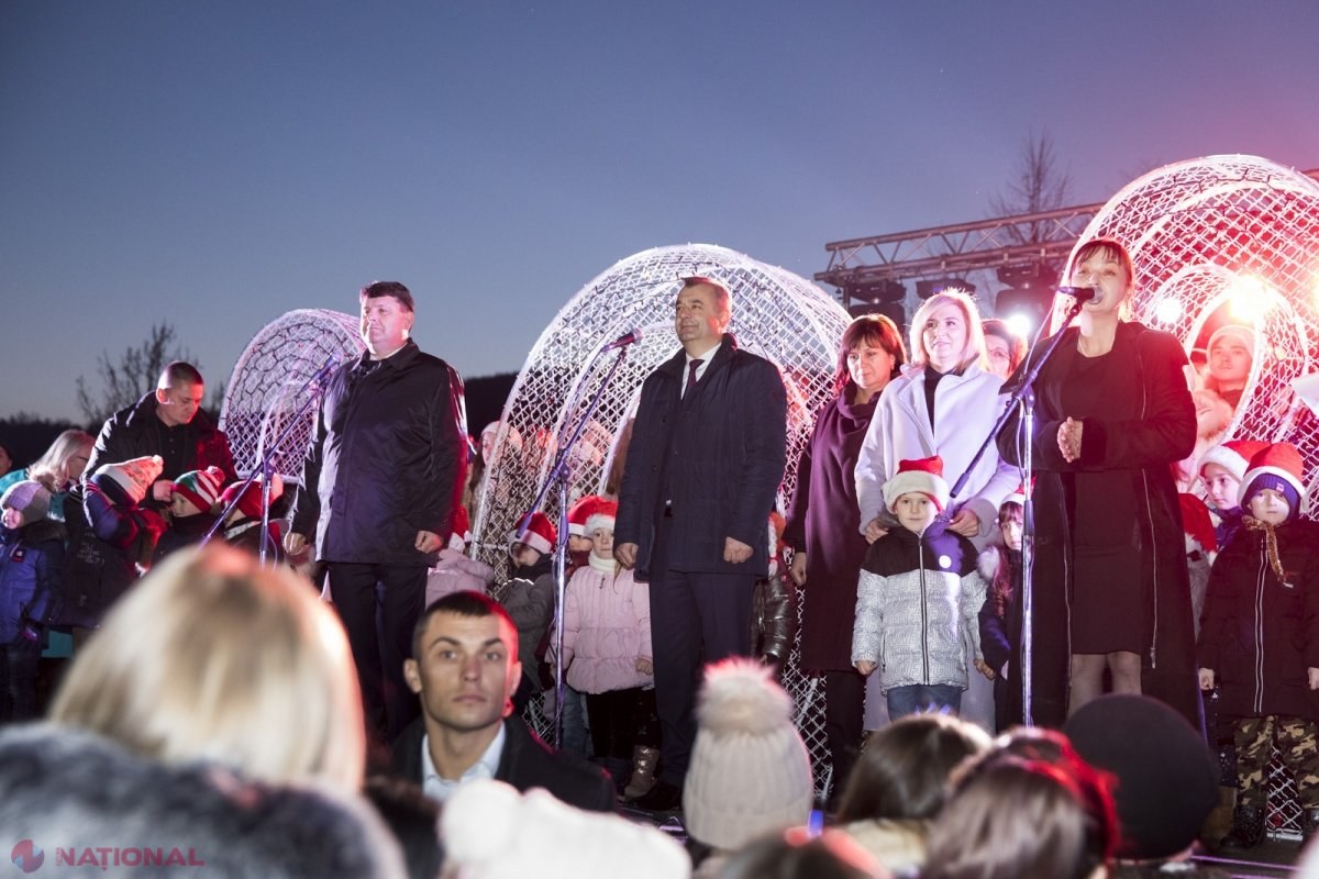 „Tehnocratul” Chicu a ales să inaugureze sărbătorile de iarnă altături de un primar socialist și un președinte de raion din partea PSRM: Steluța roșie, nelipsită