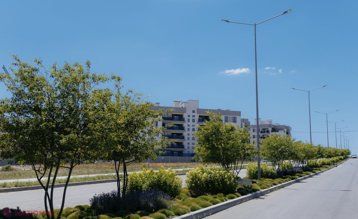 VIDEO // Cartierul „Satul German”, MODEL în ceea ce privește amenajarea spațiilor verzi. Dezvoltatorul a investit toamna această peste 8 000 000 de lei, pentru ca locuitorii să aibă parte de un ecosistem armonios și UNIC în R. Moldova  