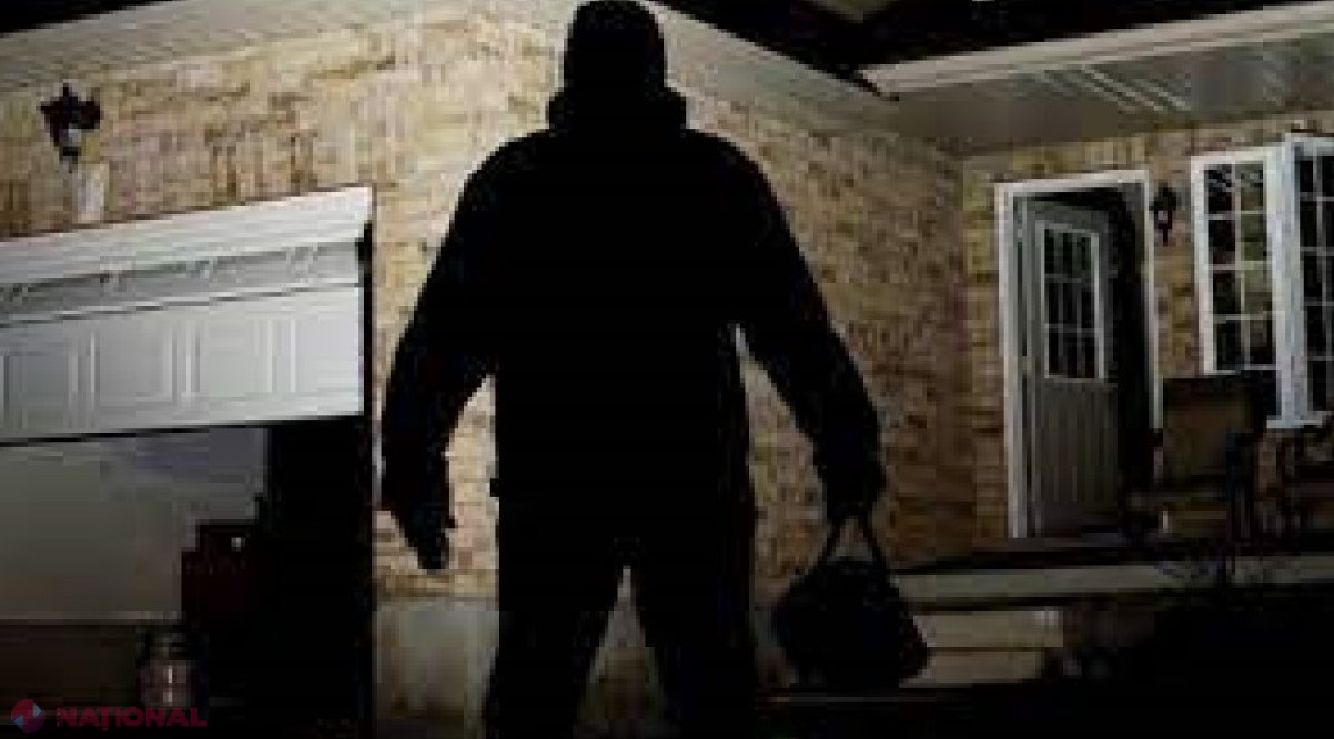 Cimișlia: Un bărbat a FURAT din casa foștilor socri 33 400 de euro și 60 000 de lei, după ce copilul său i-a spus unde ascundea bunica banii