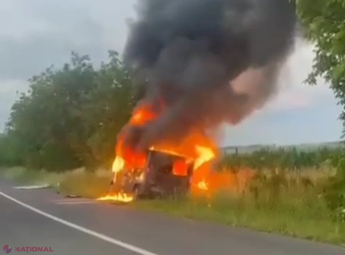 VIDEO // O mașină a Poliției de Frontieră a luat FOC în timpul unei misiuni de serviciu. Automobilul a ARS ca o torță 