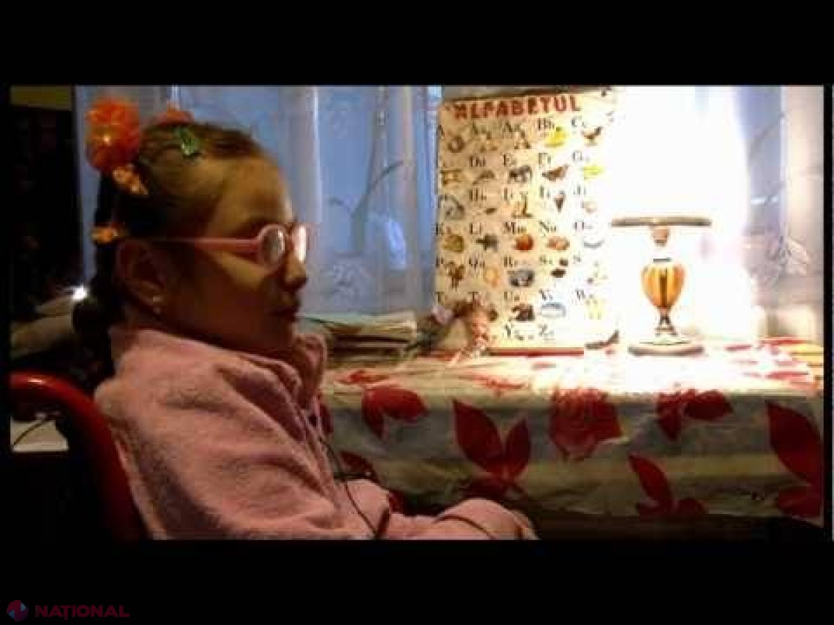 Sondaj // Șase din zece persoane cred că locul copiilor cu dizabilități este în societate