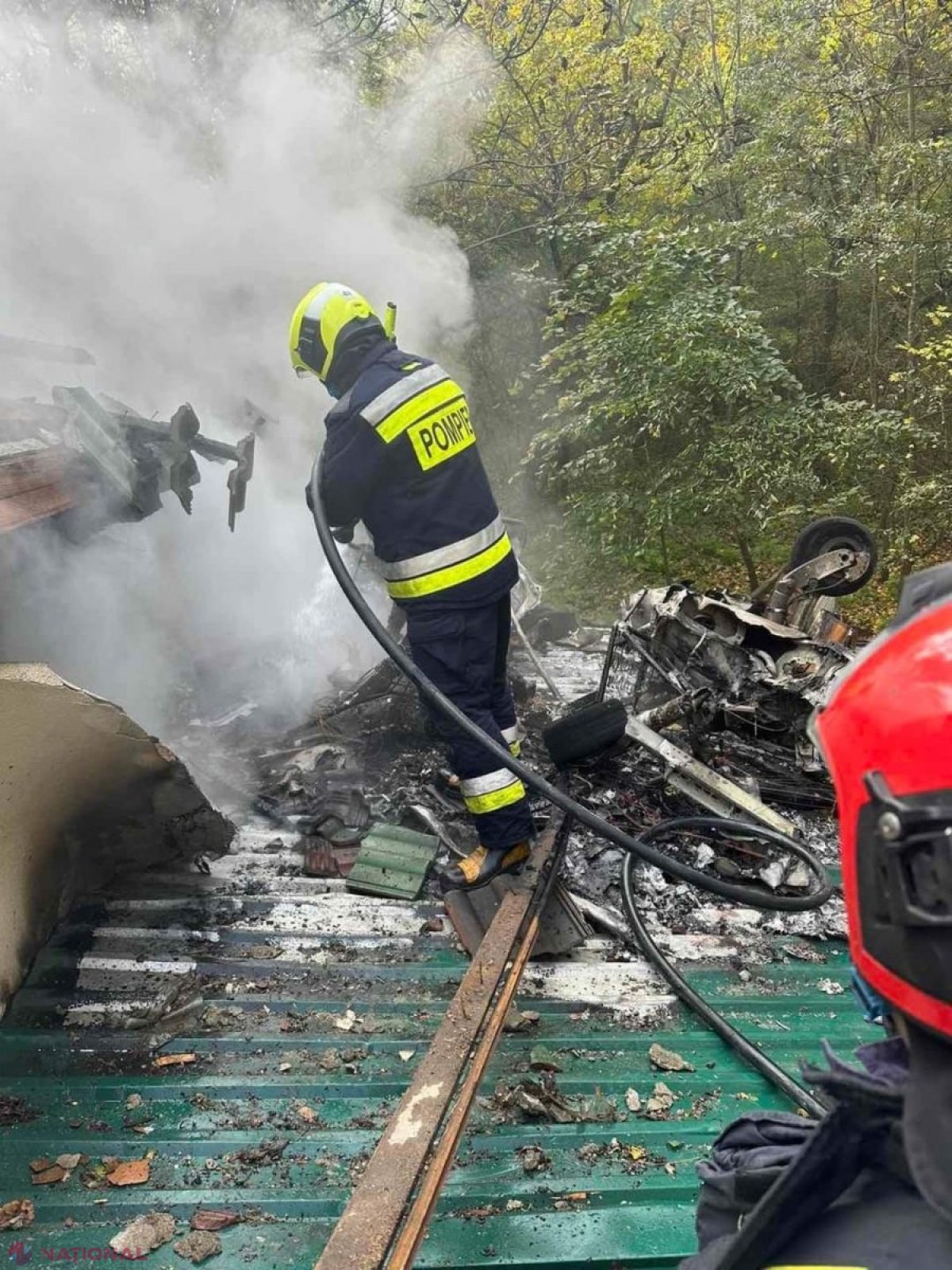 FOTO // Un avion de mici dimensiuni s-a PRĂBUȘIT la Vadul lui Vodă. Pilotul a murit în urma accidentului