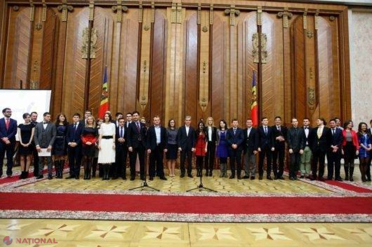 PREMII pentru STUDENŢII moldoveni care învaţă PESTE HOTARE