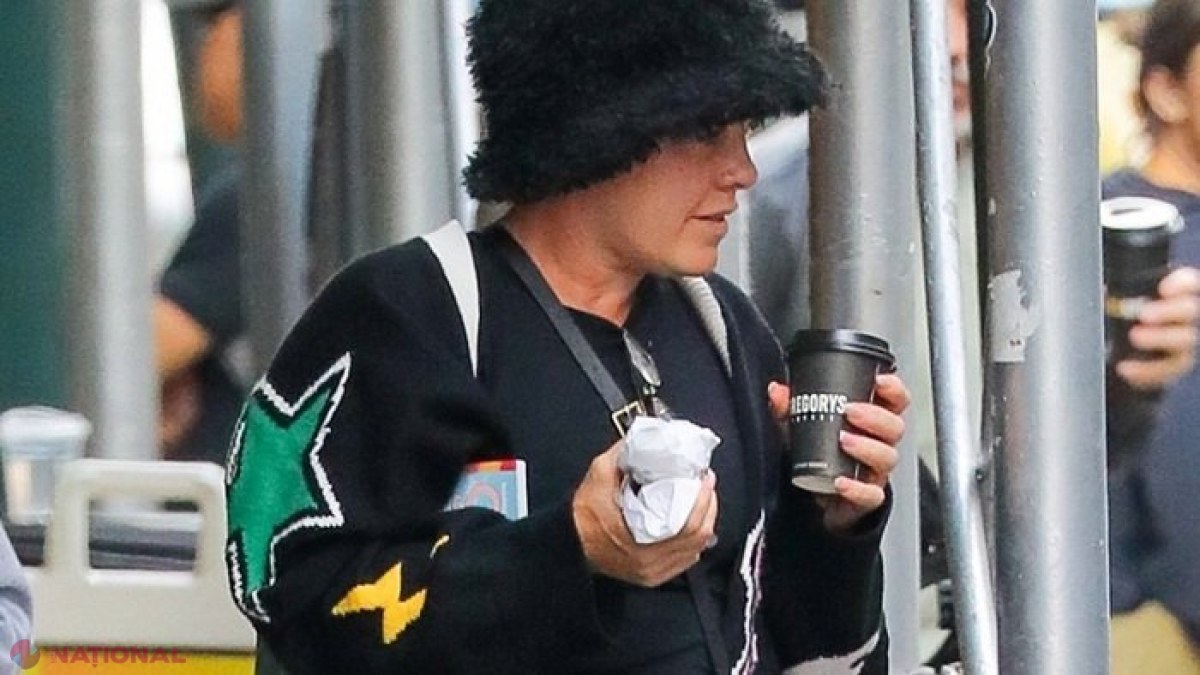 Pink, de nerecunoscut. Cum s-a „deghizat” artista pe străzile din New York, înainte de un concert
