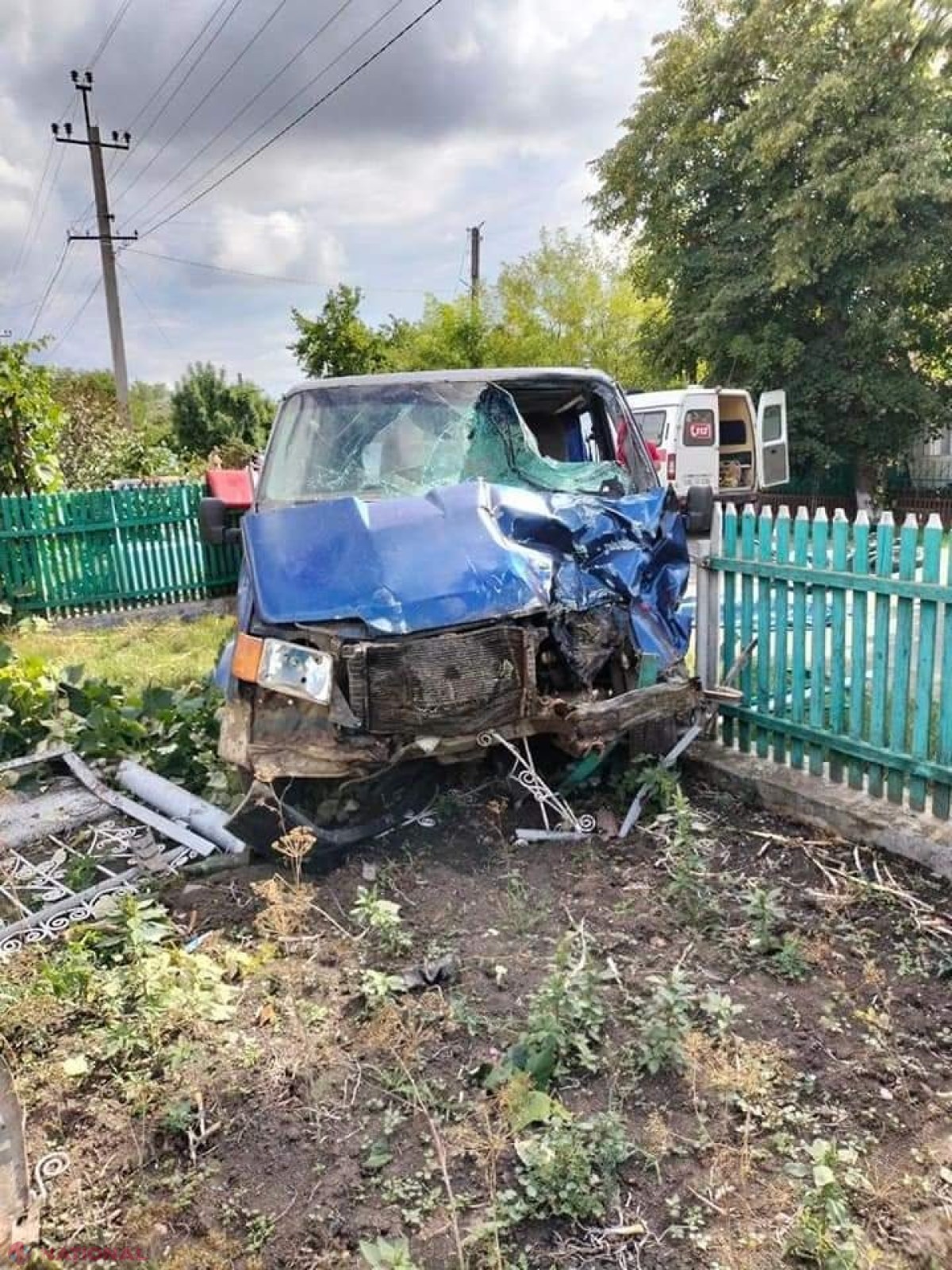 Accident cumplit la Soroca: Doi tineri de 19 şi 20 de ani, spulberaţi de un microbuz în timp ce se deplasau cu o motocicletă: Şoferul a fugit de la locul accidentului, dar a fost prins în scurt timp și abia de se ţinea pe picioare