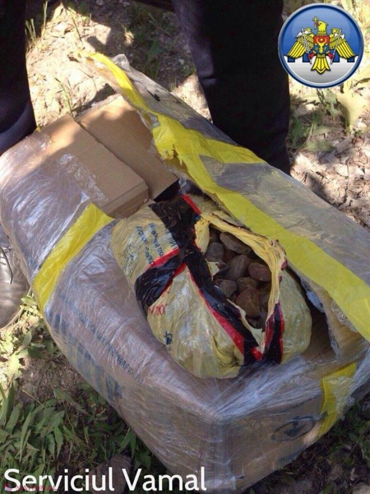 Captură RECORD // Două sute de kilograme de PIETRE SEMIPREȚIOASE ascunse într-o mașină
