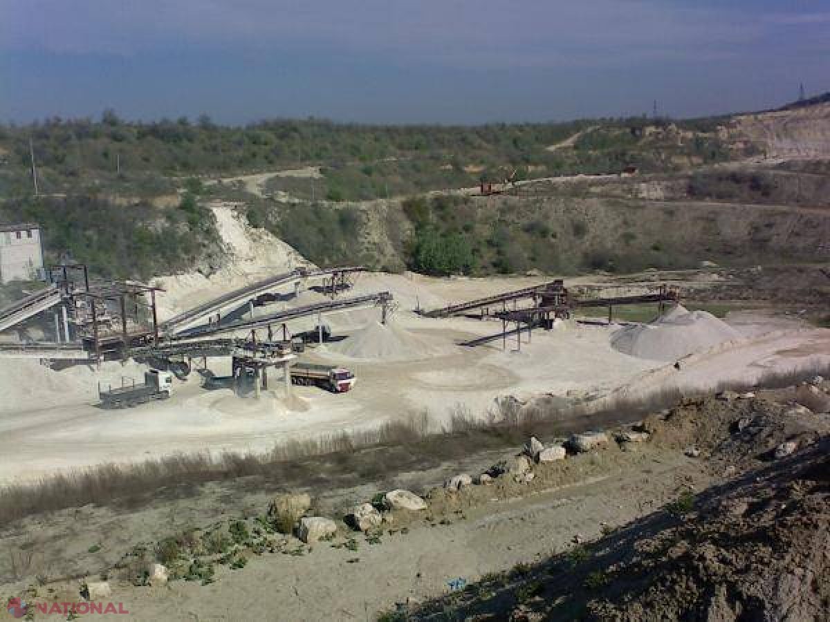 INCIDENT la cariera de piatră de la Ghidighici. Doi minori au căzut într-o groapă 