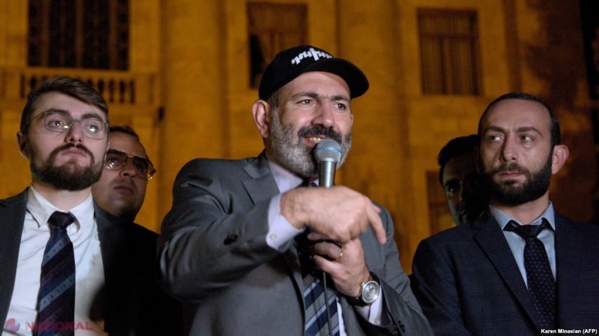 Premierul armean Nicol Pașinian, numit în funcție în urma unor ample proteste de stradă, a DEMISIONAT