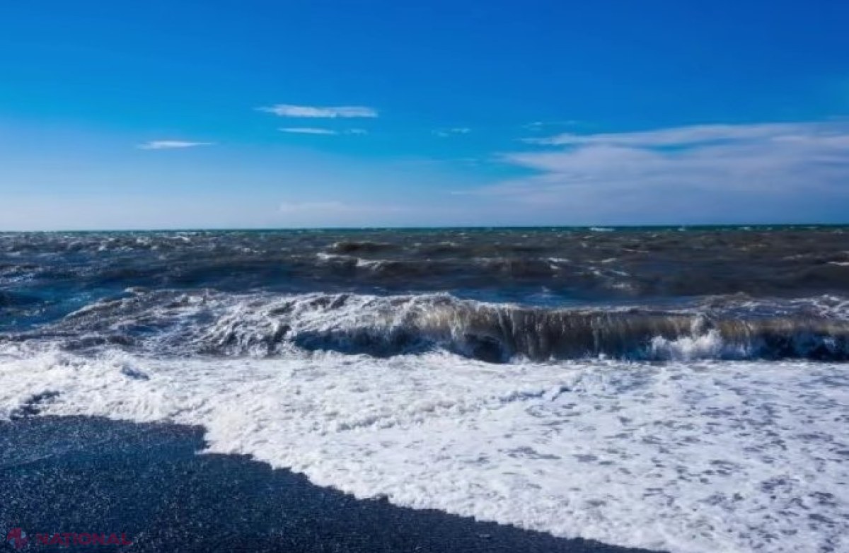 Ucraina interzice înotul și pescuitul în Marea Neagră. „Înregistrăm câteva fenomene mortale”
