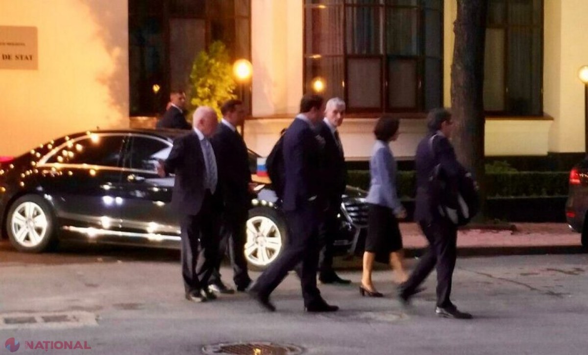 FOTO, VIDEO, UPDATE // „DESANTUL” de la „ACUM” nu a făcut declarații după întâlnirea cu Kozak: Cine sunt deputații Blocului „ACUM” care au mers la Reședința de stat