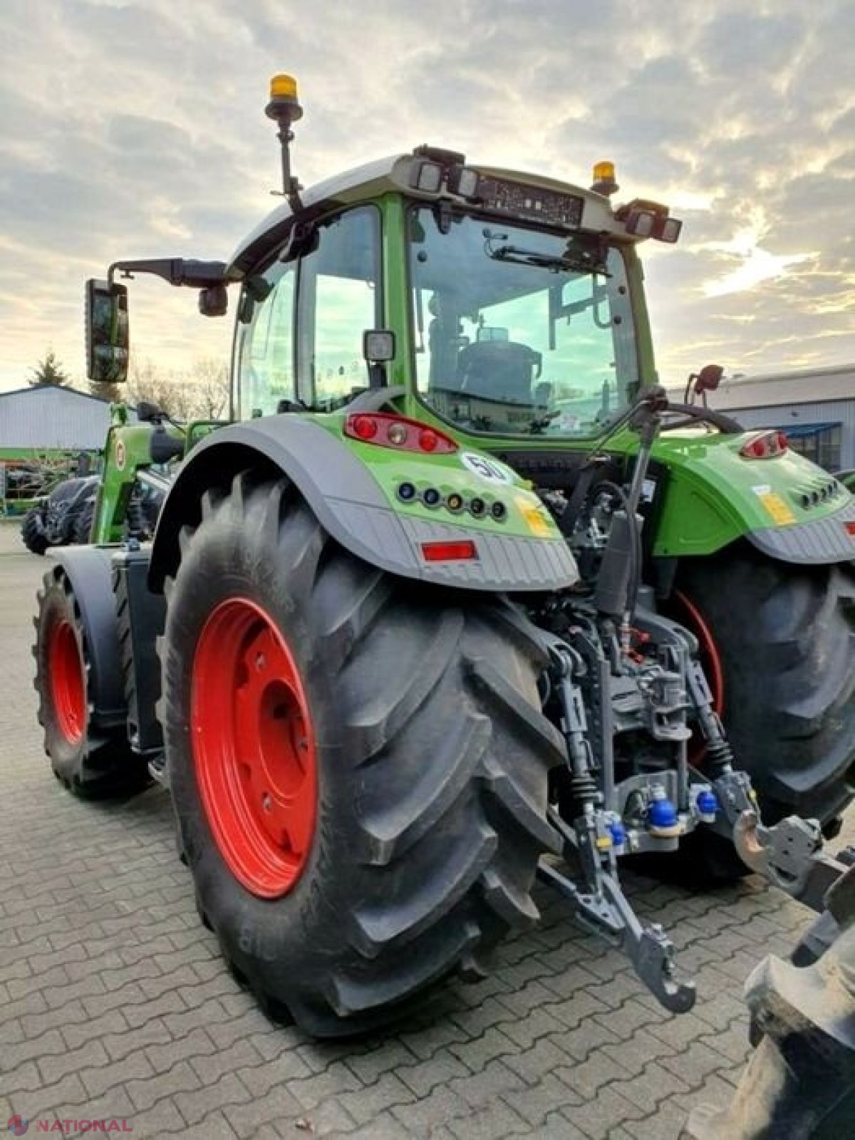 FOTO // Cel mai scump TRACTOR SECOND HAND din lume. Detaliul care îl face să concureze cu un SUPERCAR