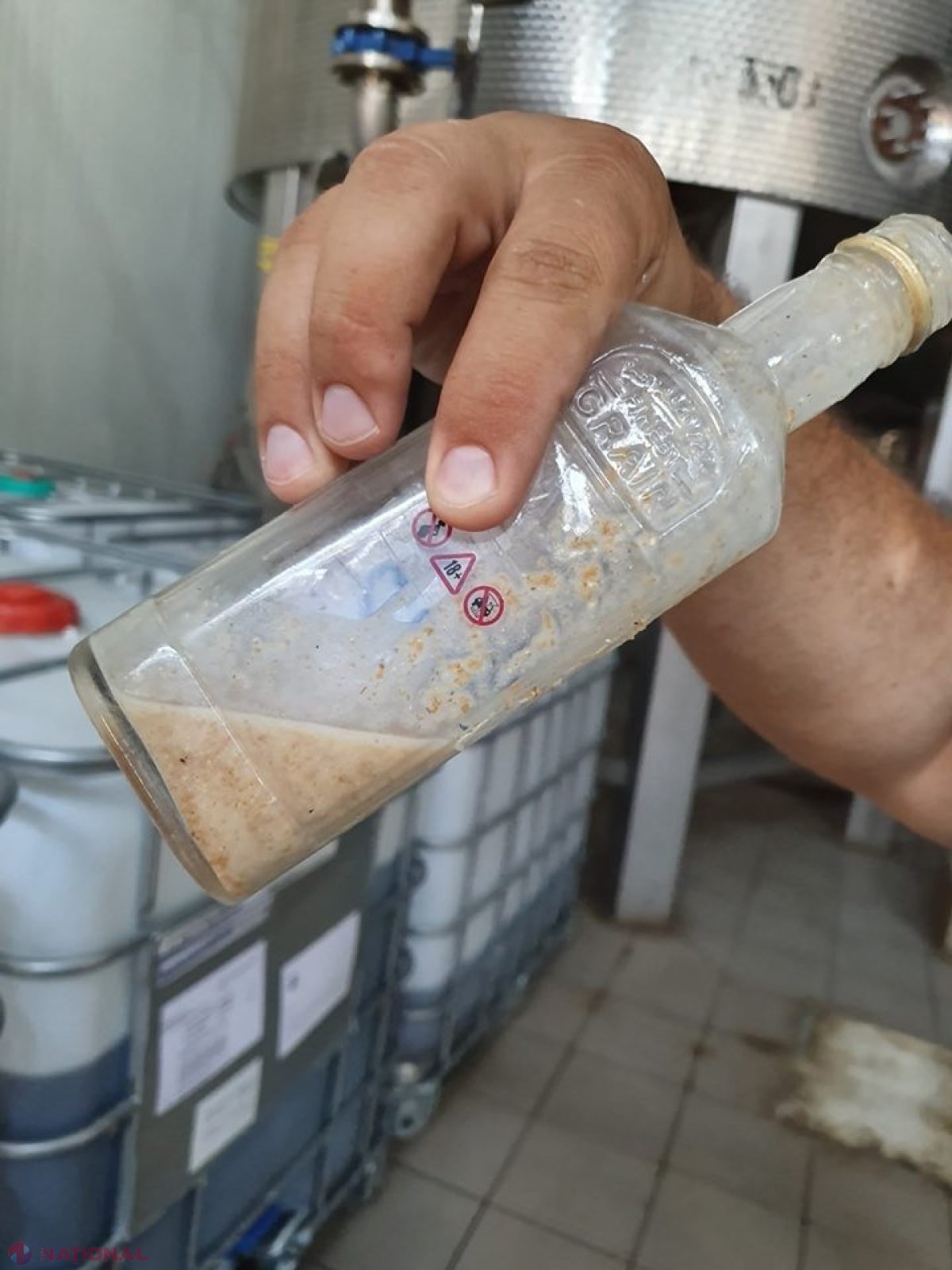 Controale INOPINATE la o întreprindere de producere a băuturilor alcoolice. Năstase încearcă să rezolve problema mirosului urât la Chișinău, după ce Usatîi a povestit cum a făcut-o la Bălți?