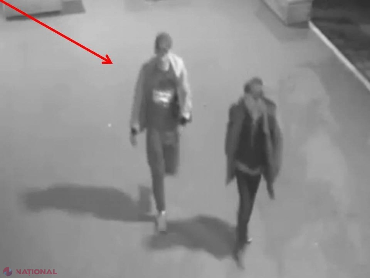 VIDEO // Doi tineri, căutați de Poliție, după ce au ATACAT un bărbat pe bd. Dacia și i-au luat geanta: Au fost surprinși de camerele de supraveghere