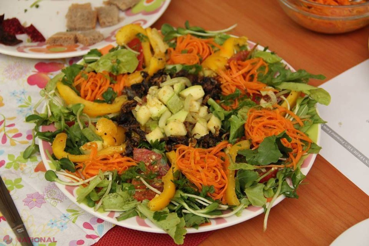 Rețeta Tamarei Șchiopu // Salată din legume marinate cu ciuperci deshidratate
