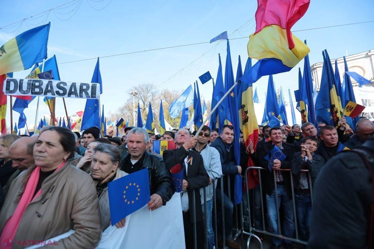 FOTO // Mitingul drapelelor UE în Piața Marii Adunări Naționale