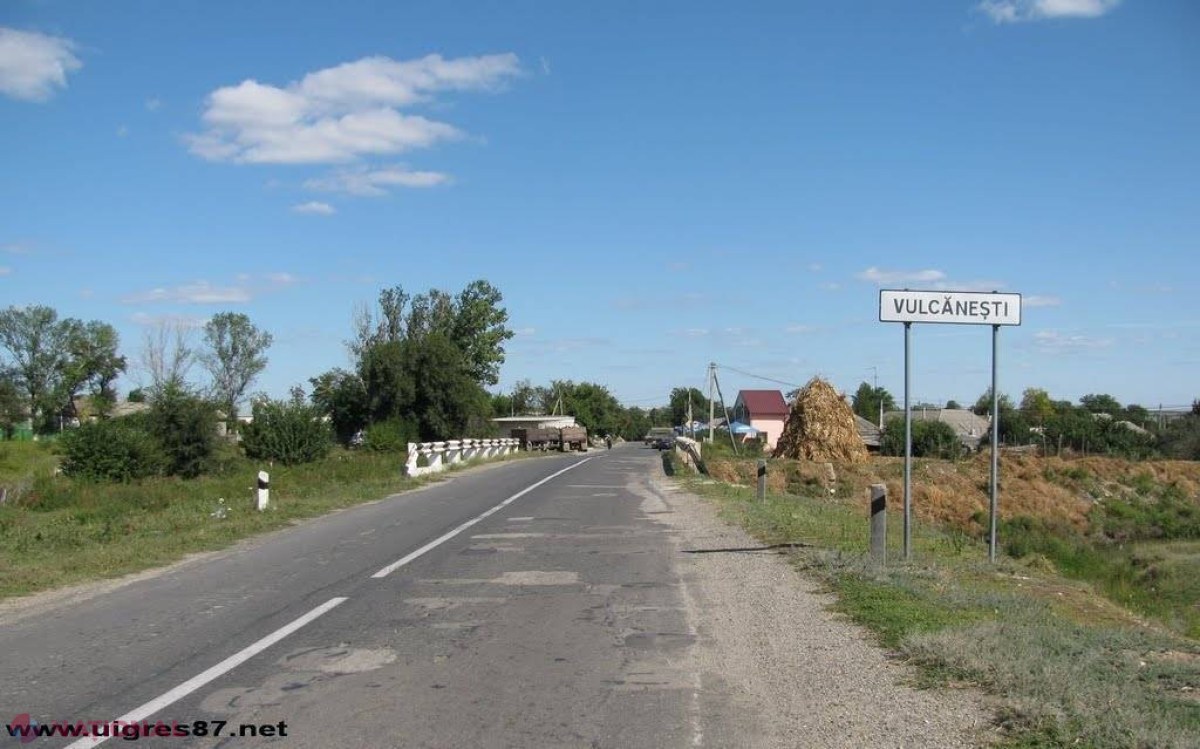 Un șofer de camion a vrut să-și schimbe o roată și a fost electrocutat MORTAL la Vulcănești