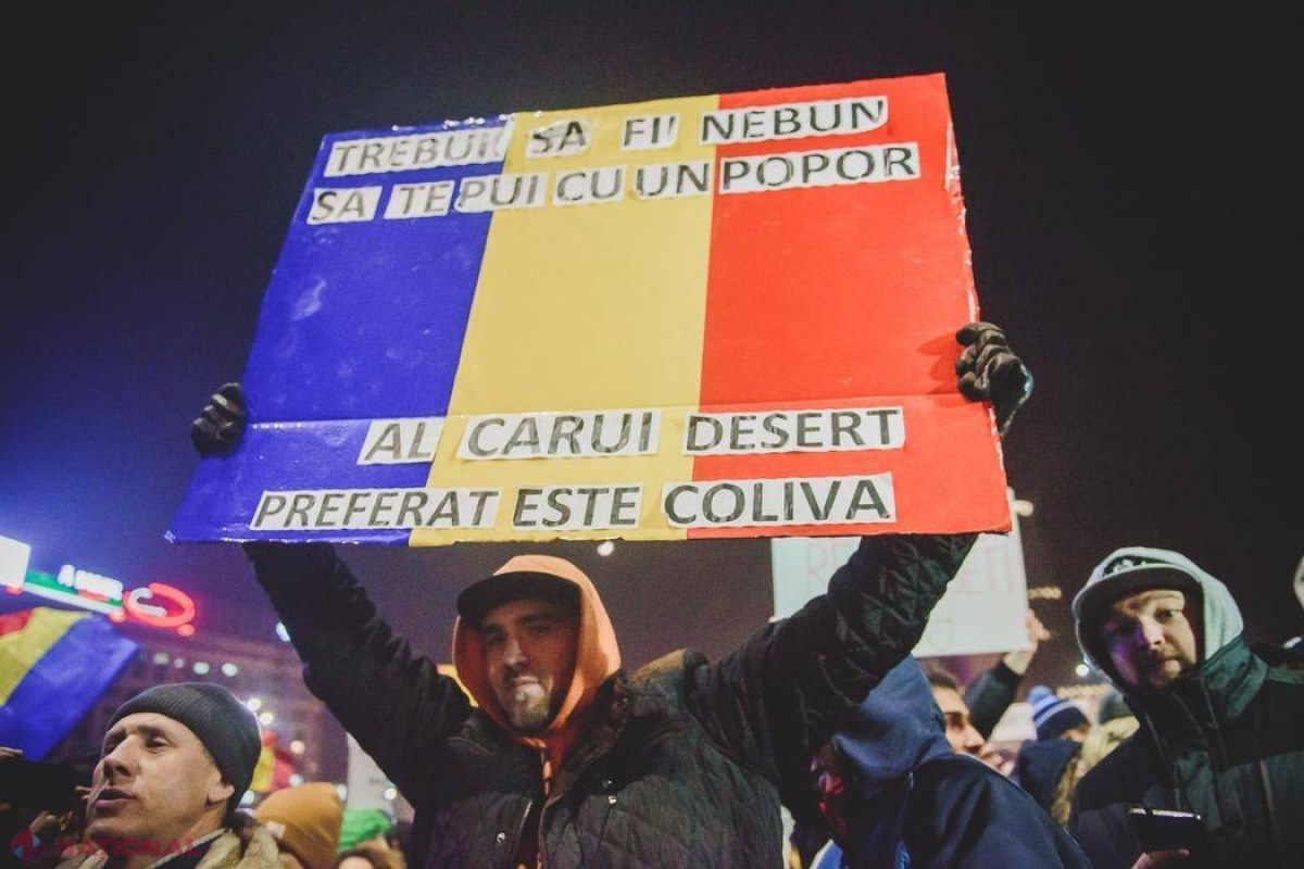 GALERIE FOTO // Doar 35 din cele mai AMUZANTE pancarte de la protestele din România