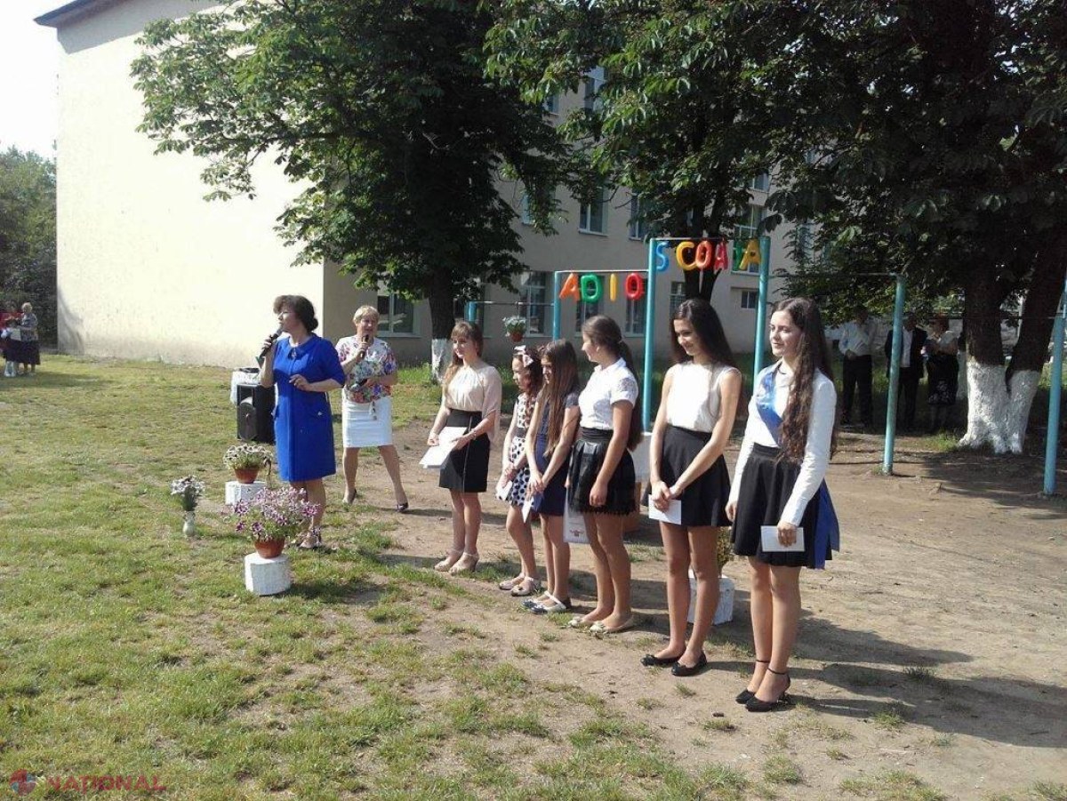 GEST // Au plecat la muncă peste hotare, dar motivează elevii din satele de baștină. Ce  a făcut un grup de migranți la „Ultimul sunet”?