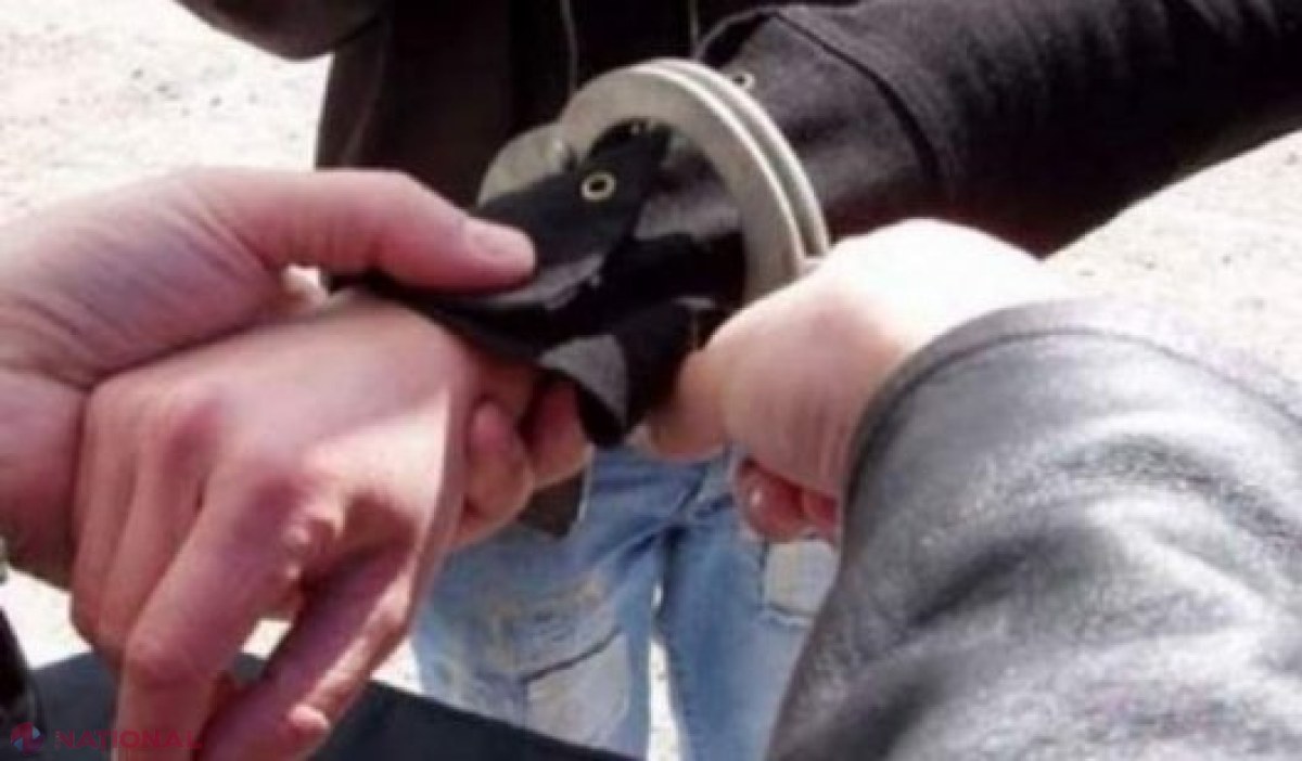 Cu banii obținuți din FURAT și-ar fi cumpărat o casă și o mașină: Cum au fost prinși hoții care făceau ravagii în nordul R. Moldova