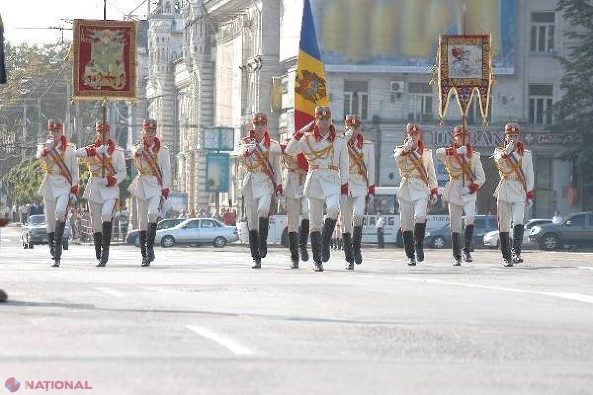 Militarii din R. Moldova vor DEFILA ÎN PREMIERĂ de Ziua Națională a României
