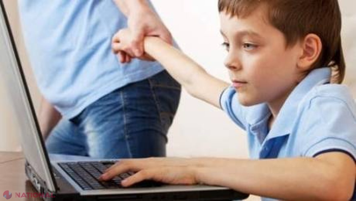 STUDIU // Copiii înlocuiesc lectura cu televizorul, internetul şi jocuri la calculator. Câte ore pe zi se uită la TV