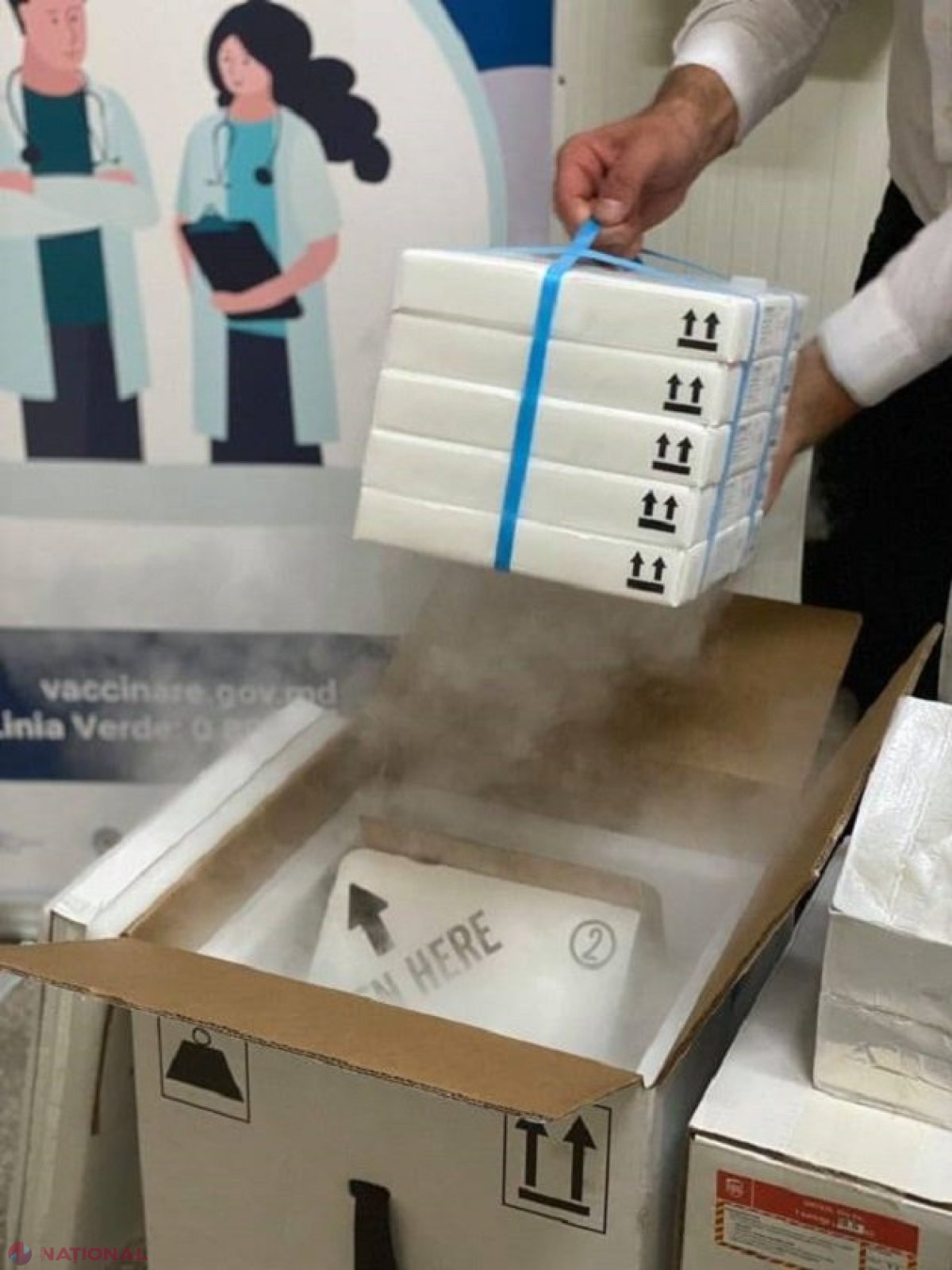 PRIMUL lot de vaccin Pfizer/BioNTech, achiziționat de stat, a ajuns în R. Moldova: 30 420 de doze pentru vaccinarea a 15 210 persoane