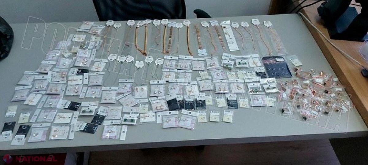 FOTO // Bărbat cu 157 de BIJUTERII: „M-am gândit că nu este nevoie să le declar” 