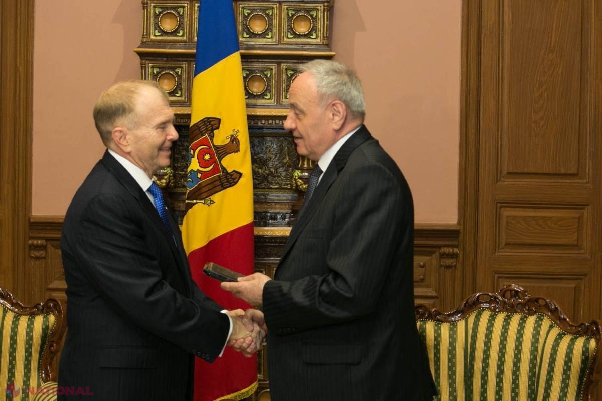 Timofti i-a făcut un cadou INEDIT ambasadorului SUA
