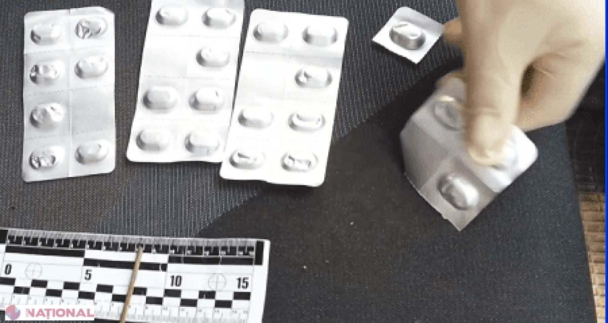 Încătușați de poliție pentru că vindeau droguri