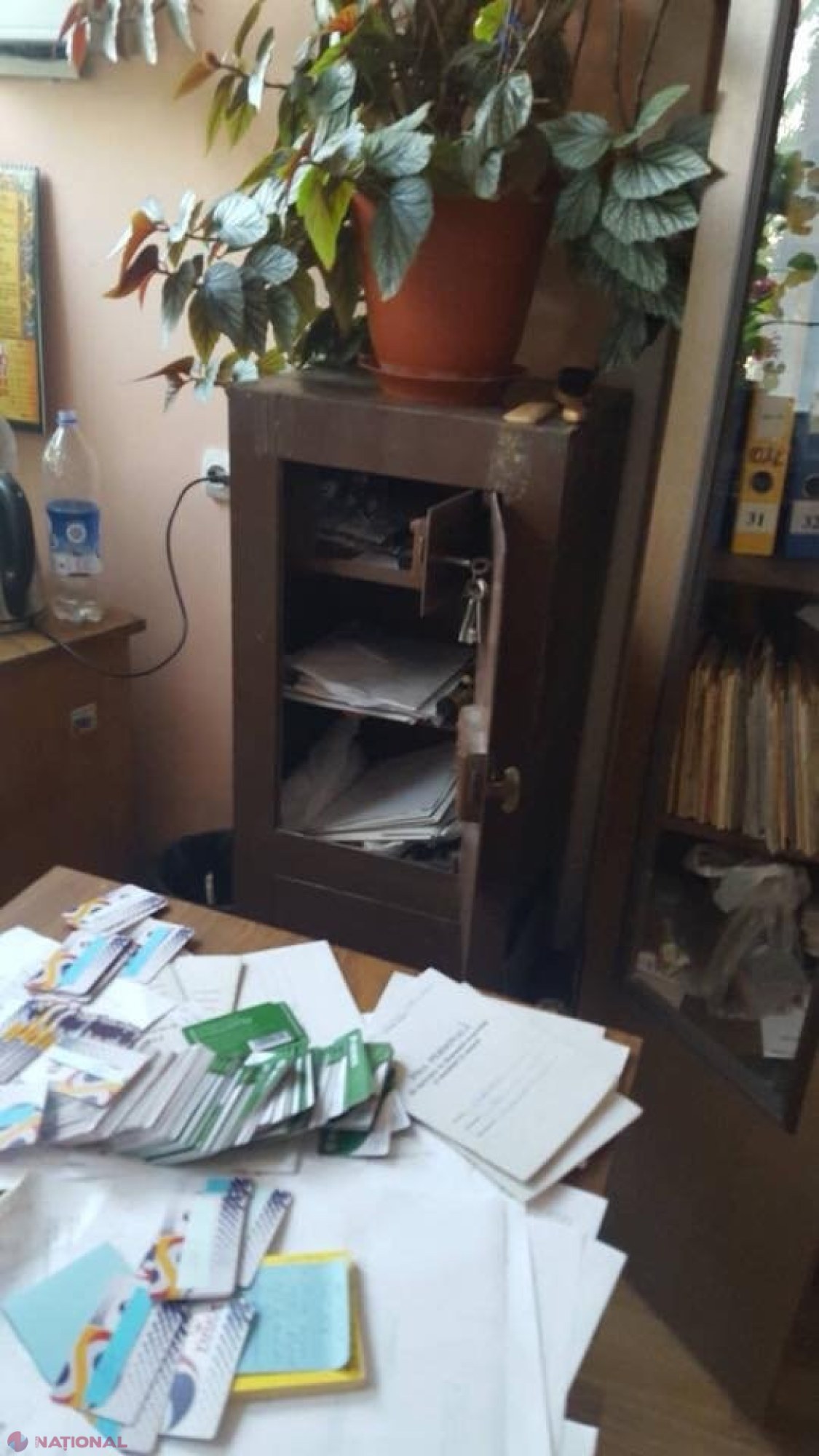 FOTO // FURT la „Apă-Canal Chișinău”: „Paradoxal este ca nu au fost luate lucruri de preț, doar anumite acte” 