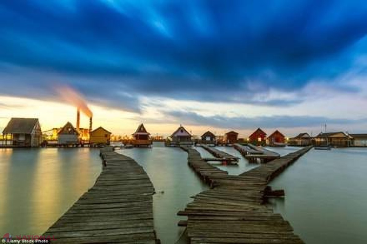 Uitaţi de Maldive: acesta este uimitorul sat plutitor aflat la doi paşi de România 