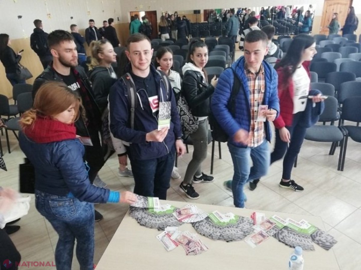 Mii de absolvenți de licee și profesori, avertizați să NU fraudeze examenele de Bacalaureat