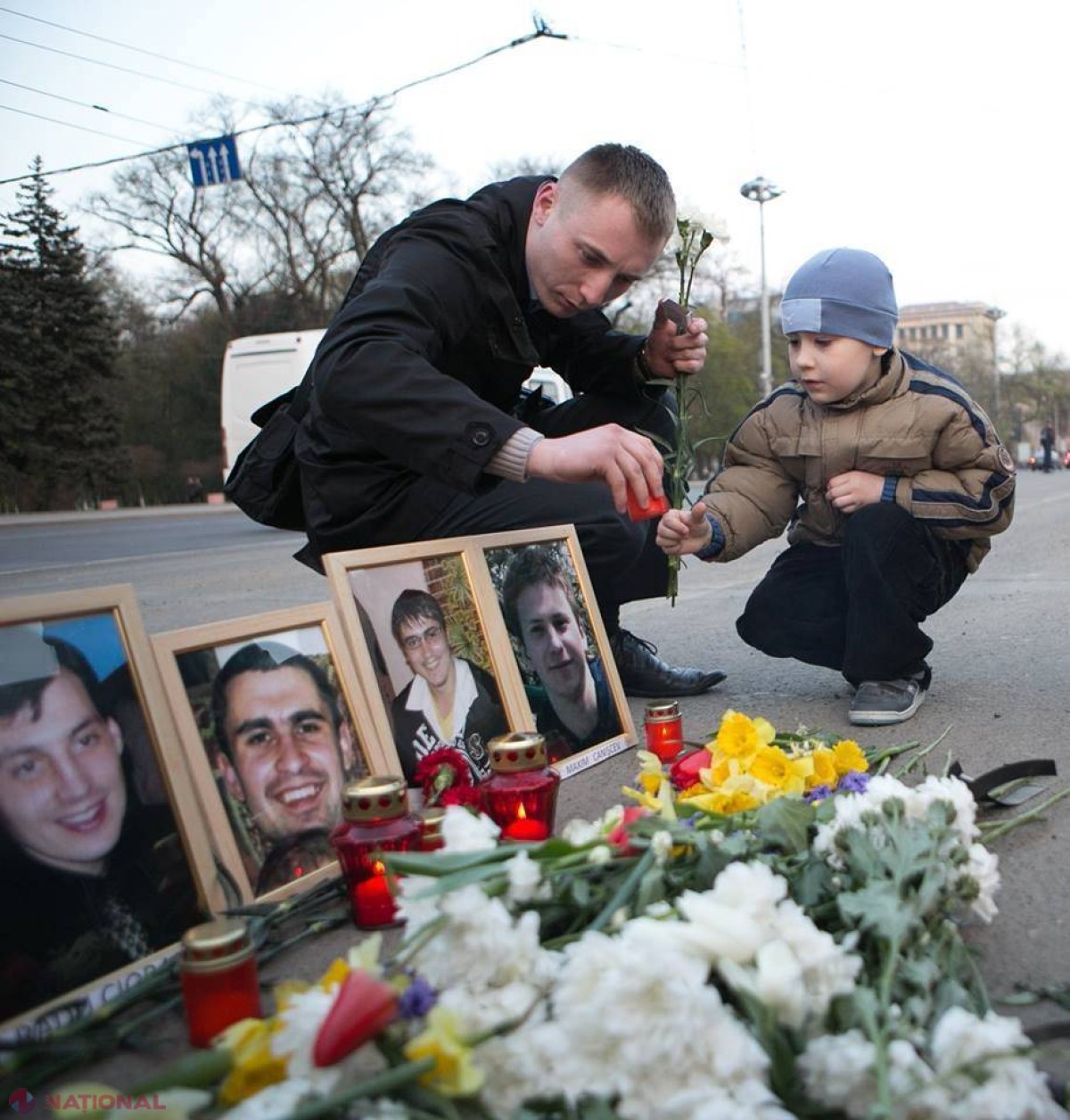 FOTO // Victimele violențelor din 7 aprilie 2009, comemorate la Chișinău