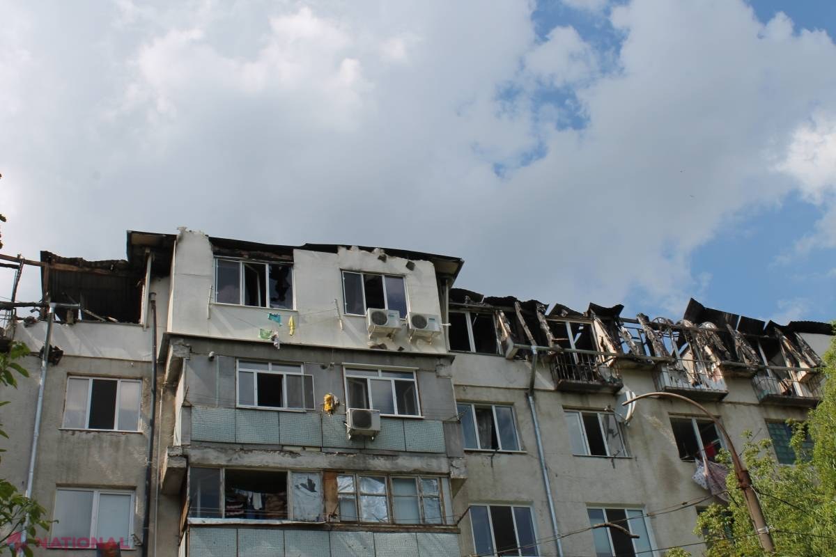 Locatarii blocului cu mansarda arsă vor primi bani pentru reparații. Cât a alocat Primăria?