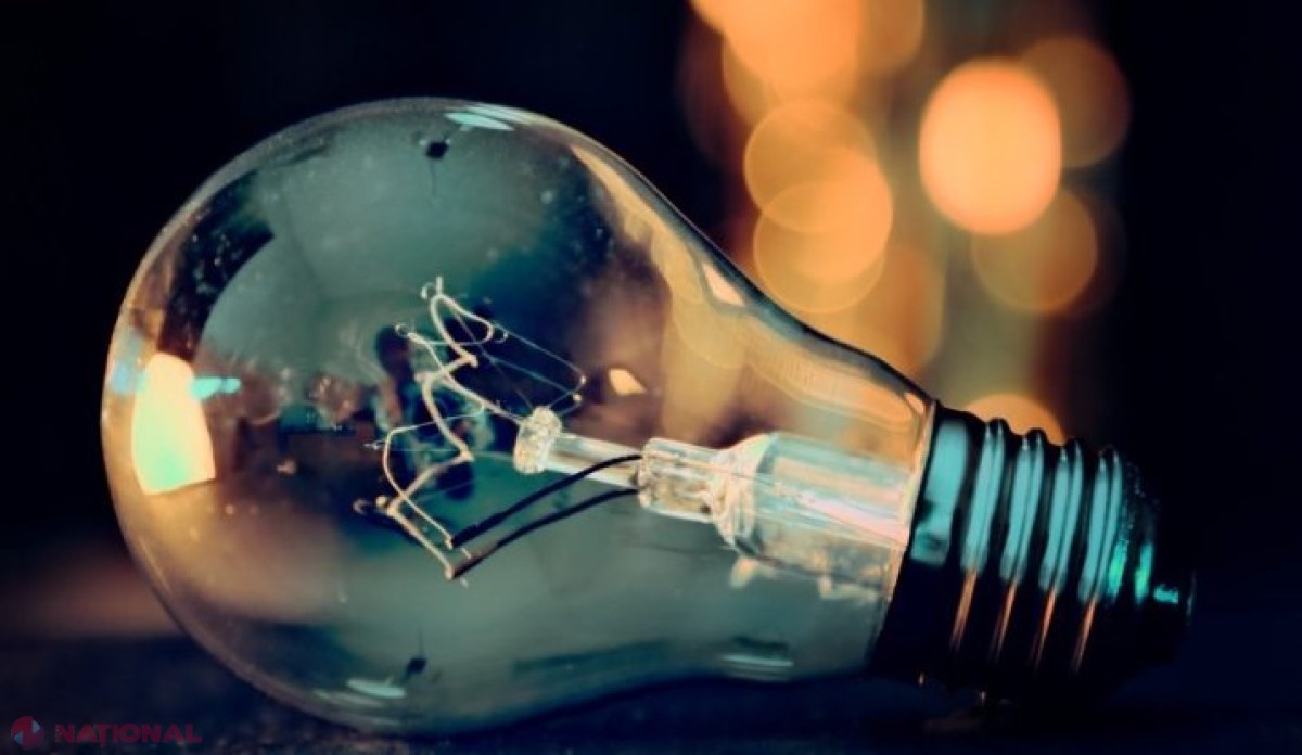 Cetățenii R. Moldova, îndemnați să consume mai puțină energie electrică luni, între orele 16.00 - 22.00: Autoritățile anticipează un consum mai mare în ajunul Crăciunului pe stil vechi și întreprind măsuri pentru a evita deconectări