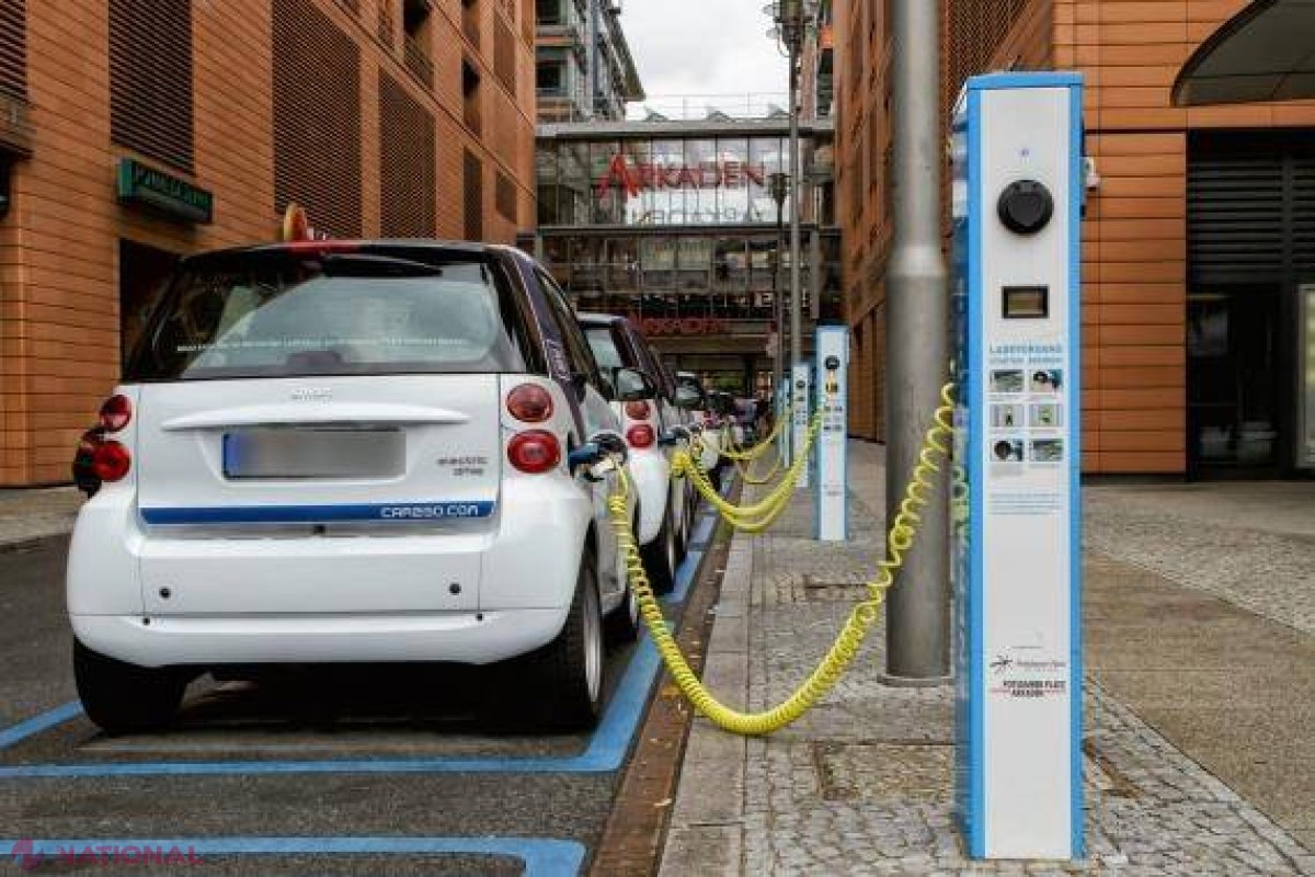 O țară din UE intenționează să INTERZICĂ mașinile care circulă cu benzină și diesel. Va permite doar autoturismele electrice