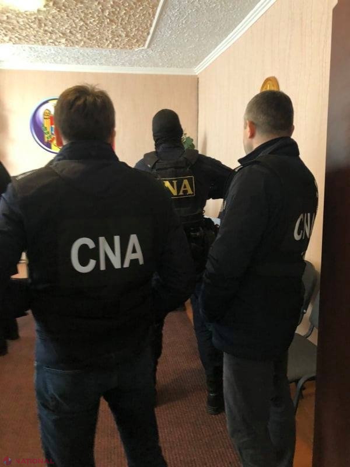 FOTO // Un primar din Ungheni și complicele său ar fi pretins peste 400 000 de mii lei de la un antreprenor, pentru ca să fie semnate procese-verbale de recepție finală a APEDUCTULUI din localitate