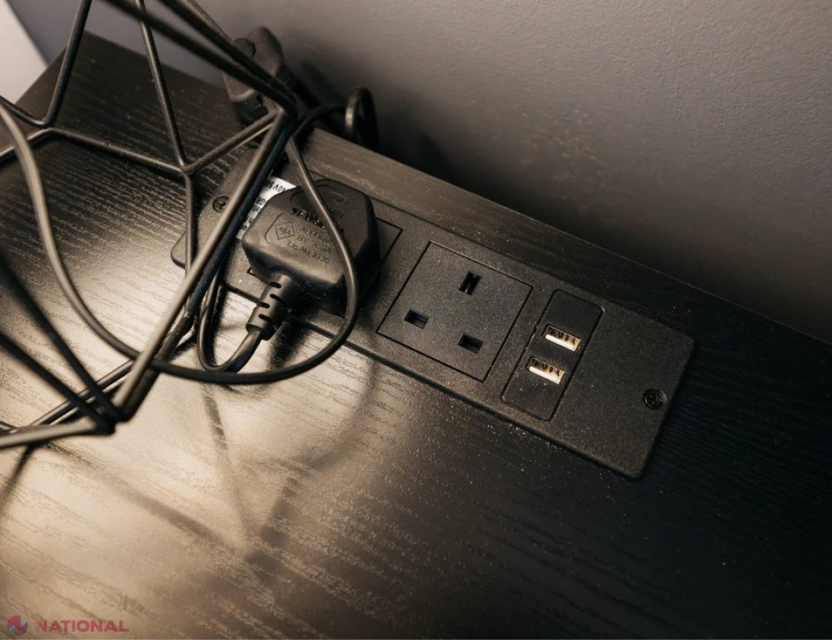 Aparatul pe care îl lași mereu în priză consumă mai mult decât frigiderul. Cum puteți reduce facturile la electricitate