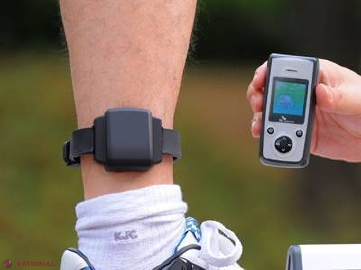Premieră în R. Moldova! Suspecții plasați în arest la domiciliu vor purta brățări cu GPS