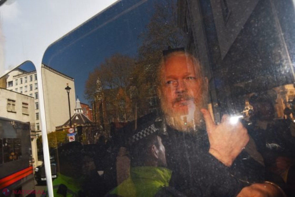 Momentul în care Julian Assange, fondatorul WikiLeaks, este scos din Ambasada Ecuadorului din Londra, după șapte ani: A fost REȚINUT 