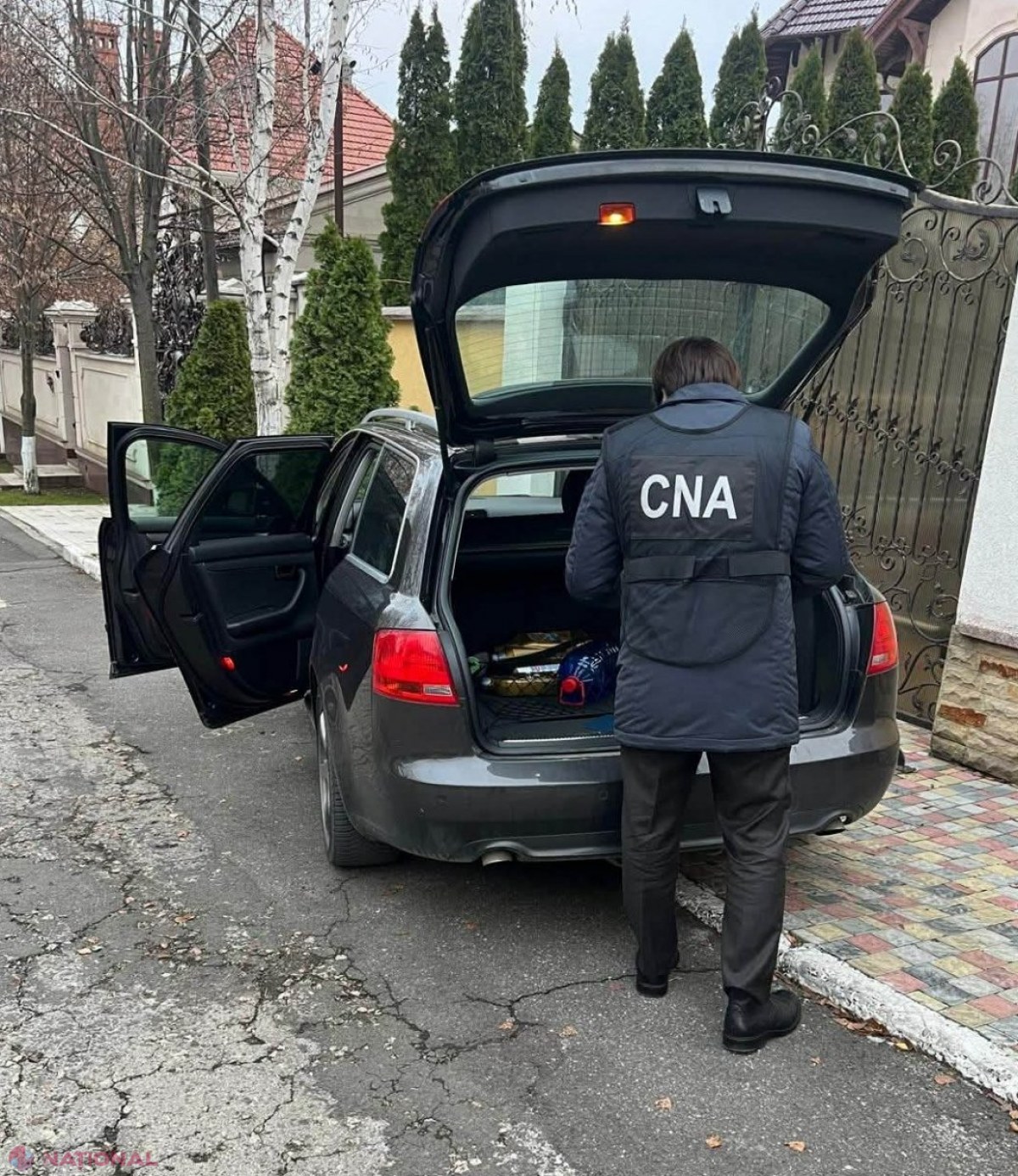 Percheziții de amploare într-un dosar de CORUPȚIE la eliberarea permiselor de conducere. Schema presupunea pretinderea unor sume cuprinse între 500-700 de euro pentru promovarea examenelor