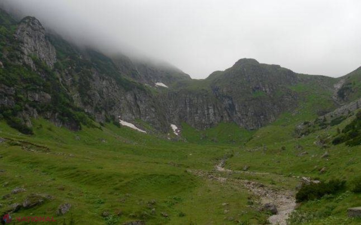 FOTO // MISTERE ale Munţilor Bucegi: apă vie, tuneluri secrete, portaluri, guri de rai, poli energetici puternici