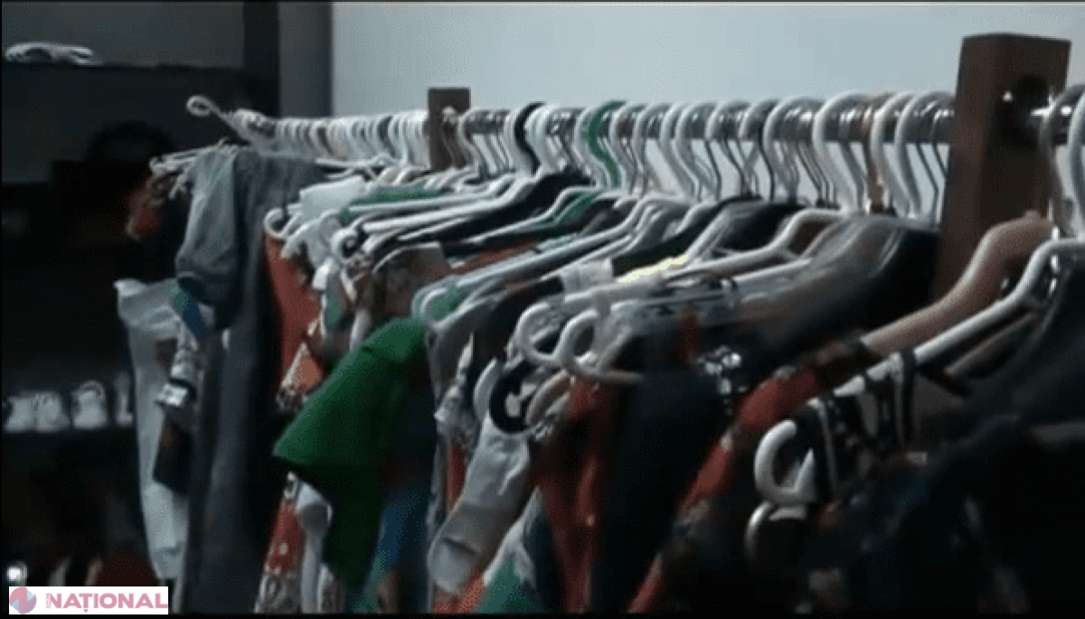 Magazin de haine, improvizat în locuința unui chișinăuean