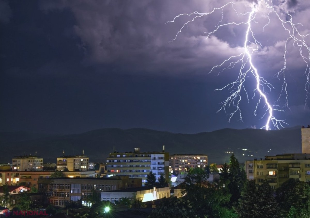 Cercetătorii americani au reușit să producă electricitate din aer. Aparatele de captare a electricității pot fi făcute din aproape orice material și nu vor depinde de Soare sau de vânt, cum o fac alte surse de energie regenerabilă