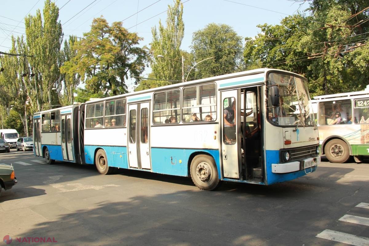 STATISTICĂ // Scade numărul pasagerilor de microbuze și autobuze