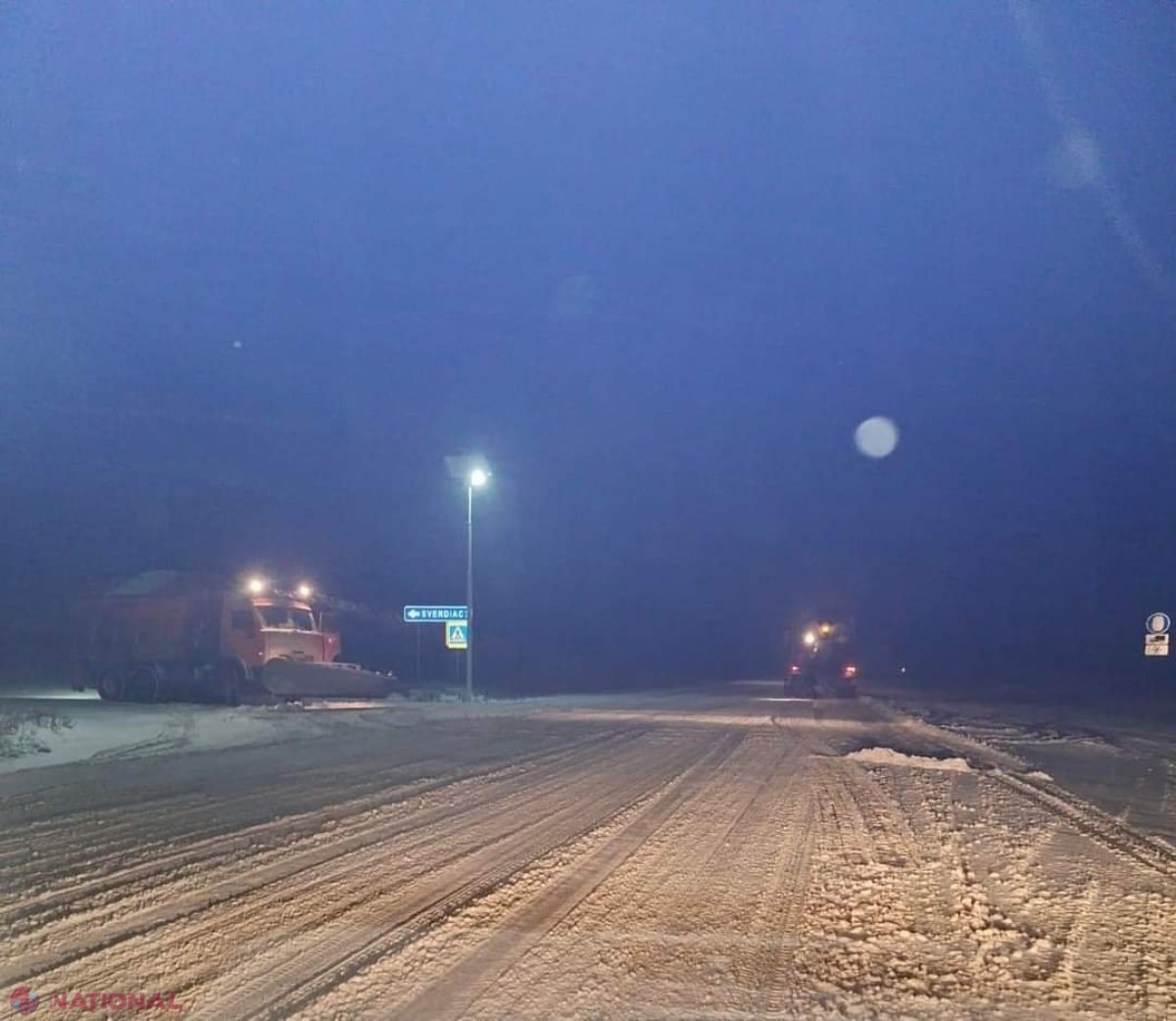 Vreme COMPLICATĂ în R. Moldova: Zeci de localități fără energie electrică, sute de persoane și unități de transport deszăpezesc drumurile, iar un centru de coordonare a situației activează la IGSU