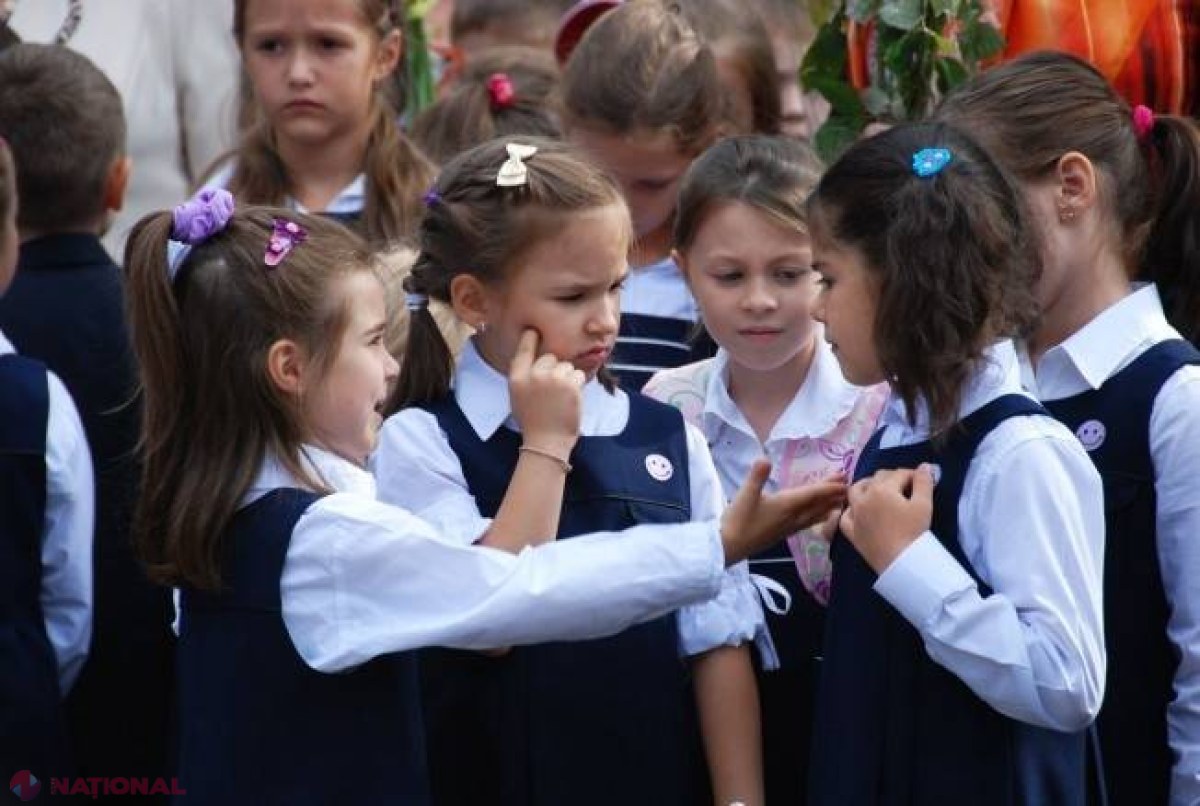 Elevă cu dizabilitate, discriminată de profesori
