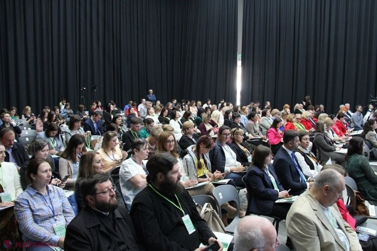 FORUM // Cadre didactice din R. Moldova și România caută, la Chișinău, soluții pentru consolidarea parteneriatelor educaționale între instituțiile de învățământ de pe ambele maluri ale Prutului