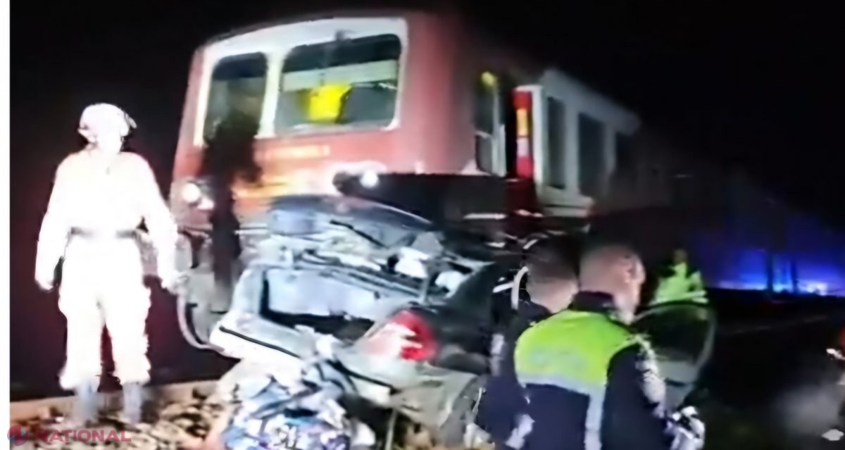 Maşină din R. Moldova, spulberată de tren, în România: Un mort și doi răniți 